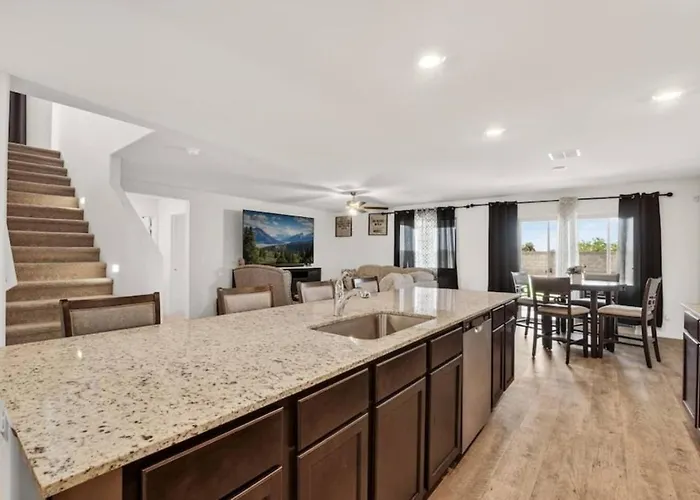 Spacious 4br With Great Wifi Full Kitchen And Easy Access To Local Attractions Buckeye