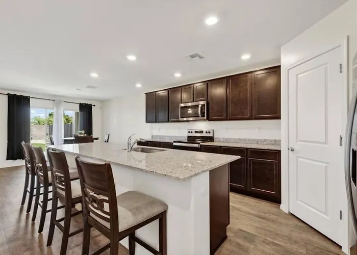 Spacious 4br With Great Wifi Full Kitchen And Easy Access To Local Attractions Buckeye