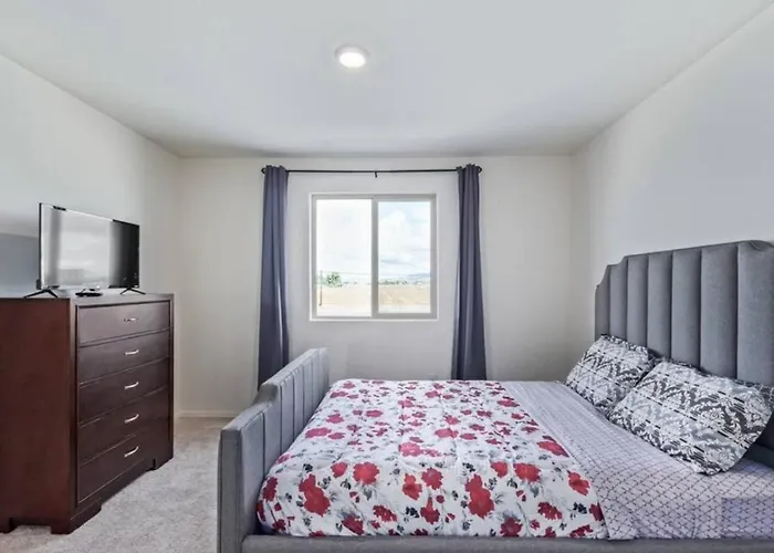 Spacious 4br With Great Wifi Full Kitchen And Easy Access To Local Attractions Buckeye