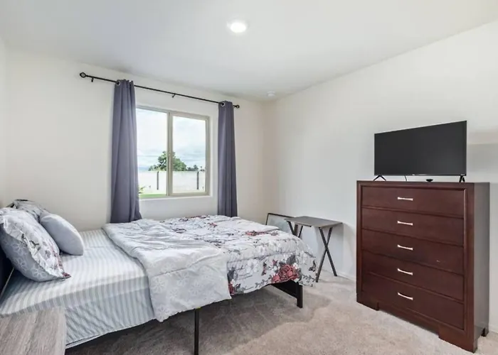 Holiday home Spacious 4br With Great Wifi Full Kitchen And Easy Access To Local Attractions