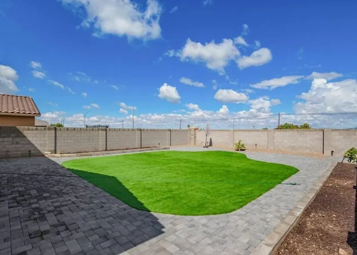 Holiday home Spacious 4br With Great Wifi Full Kitchen And Easy Access To Local Attractions *