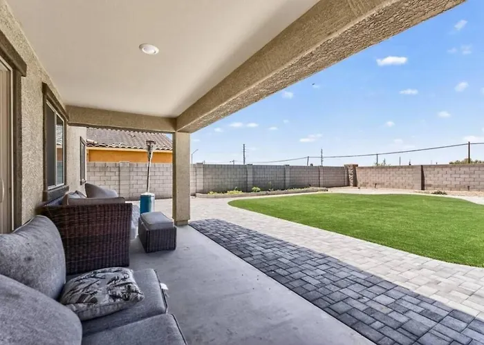 Spacious 4br With Great Wifi Full Kitchen And Easy Access To Local Attractions *
